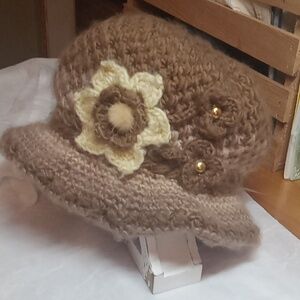 Chrochet women's flower hat